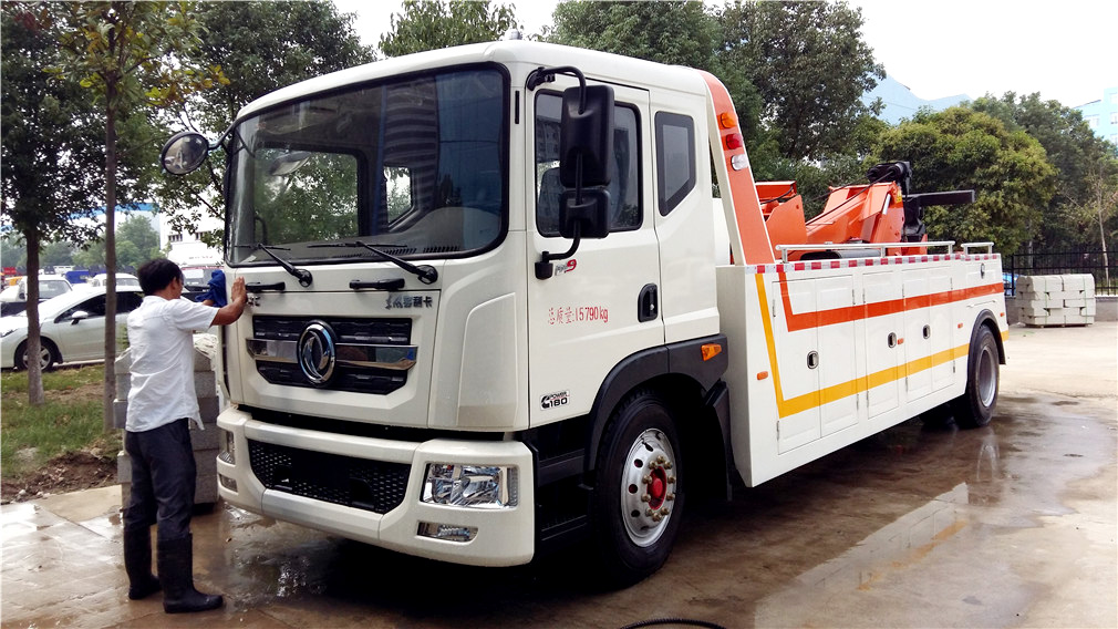 東風(fēng)D9黃牌一拖一清障車
