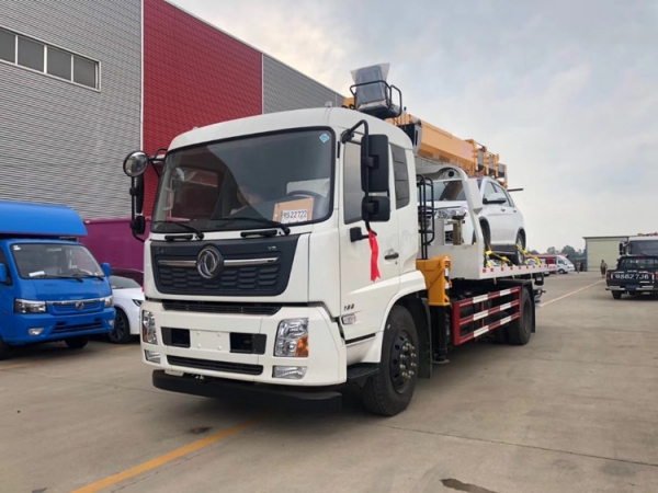 天錦帶吊大型一拖二清障車